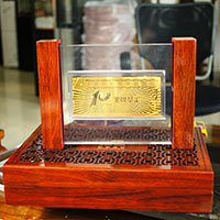 拉花木盒與亞克力支架